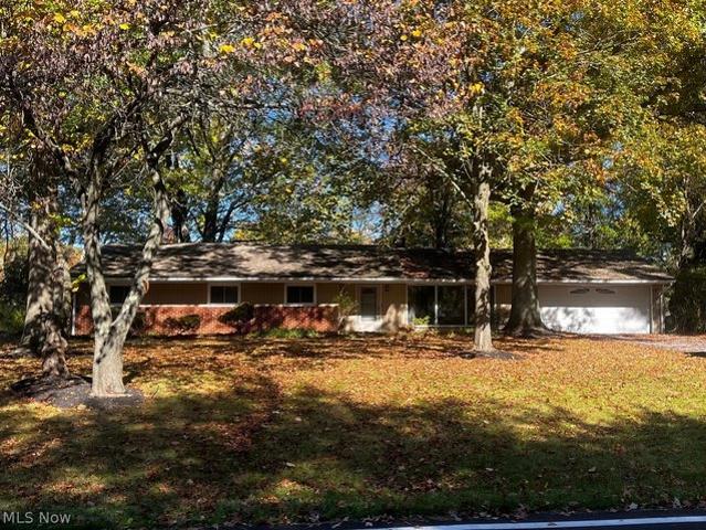 House for sale in Cambridge Village, Brecksville
