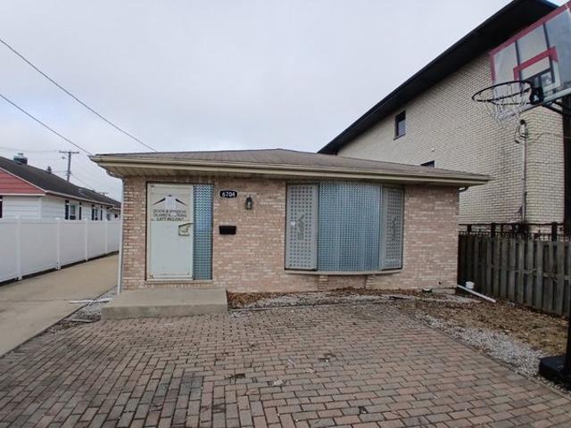 House for sale in Harwood Heights, Illinois