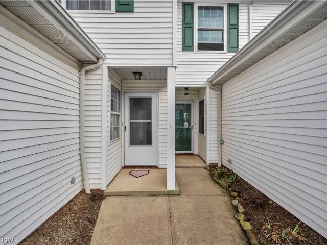 Condo for sale in Middleburg, Ohio