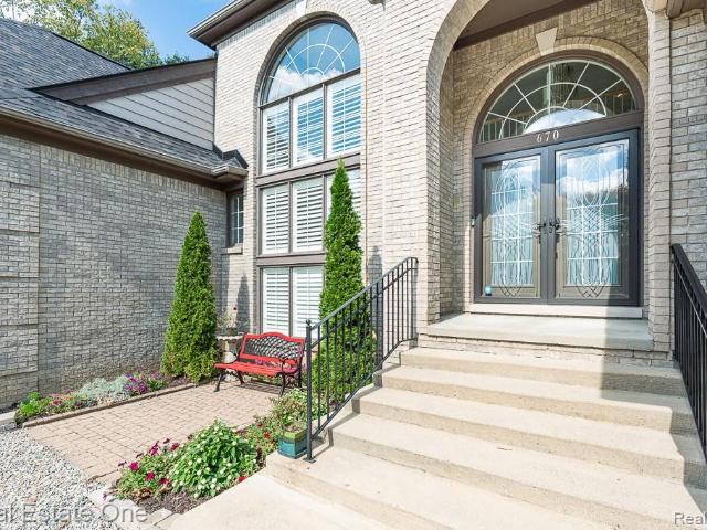 House for sale in Avon Hills, Rochester Hills