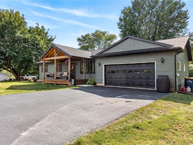 House for sale in Farmington, New York