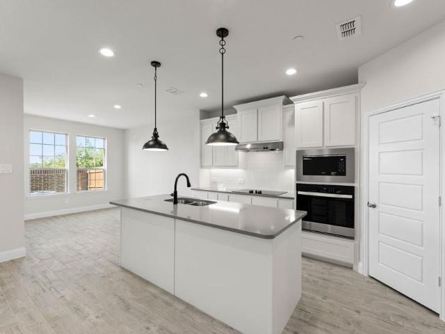 Townhouse for sale in Mansfield, Texas