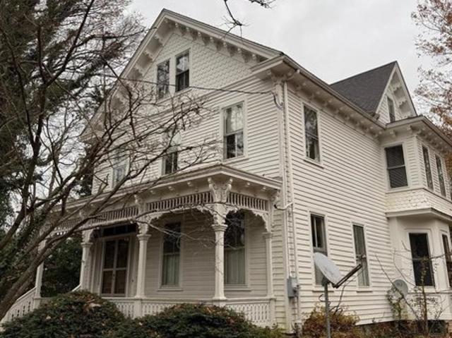 House for sale in Greenwich, New Jersey