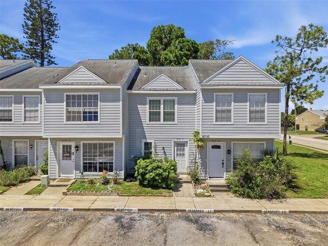 Townhouse for sale in Largo, Florida