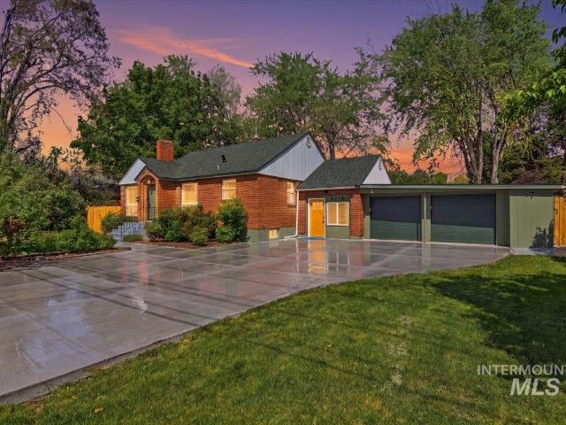 House for sale in West Bench Neighborhood Association, Boise