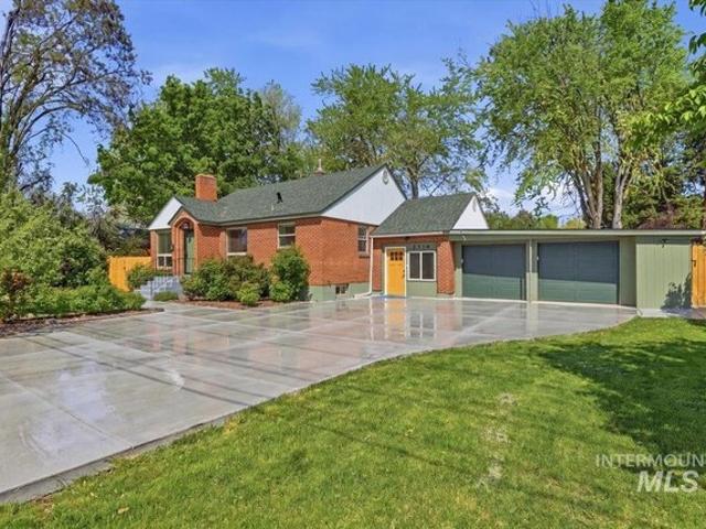 House for sale in West Bench Neighborhood Association, Boise
