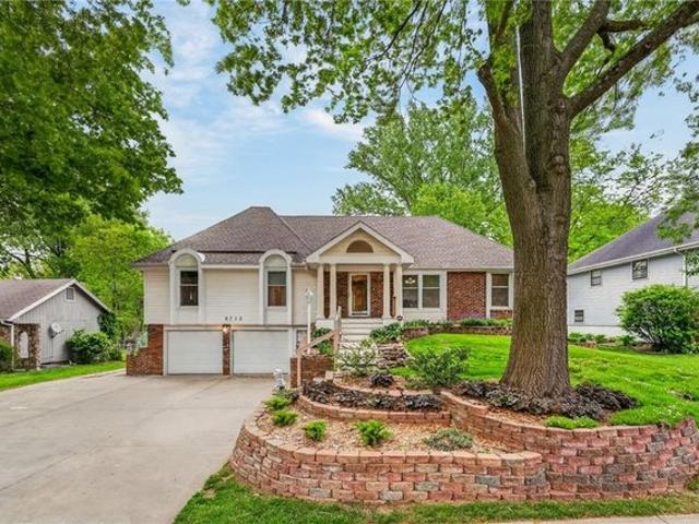 House for sale in Gladstone, Missouri