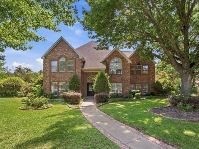House for sale in Benbrook, Texas