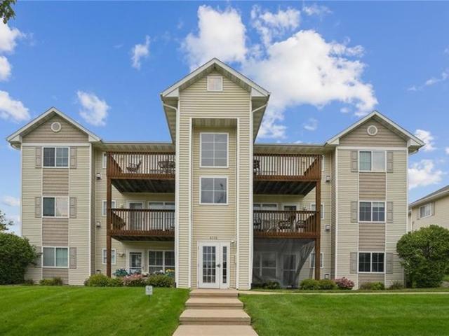 Condo for sale in Linn, Iowa