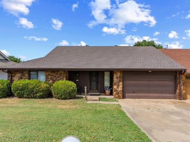 Townhouse for sale in Bartlesville, Oklahoma