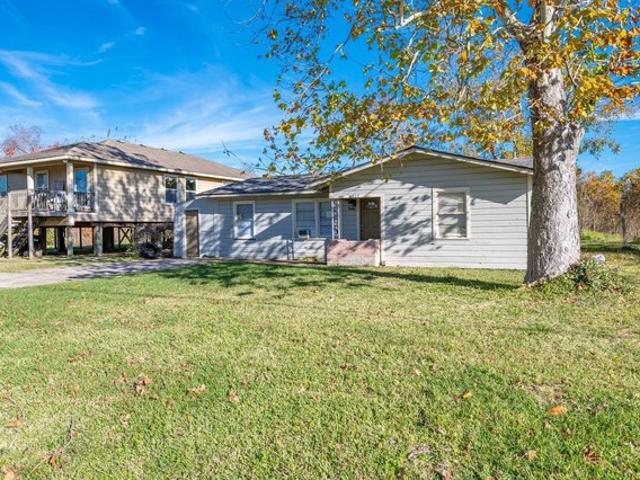 House for sale in Hitchcock, Texas