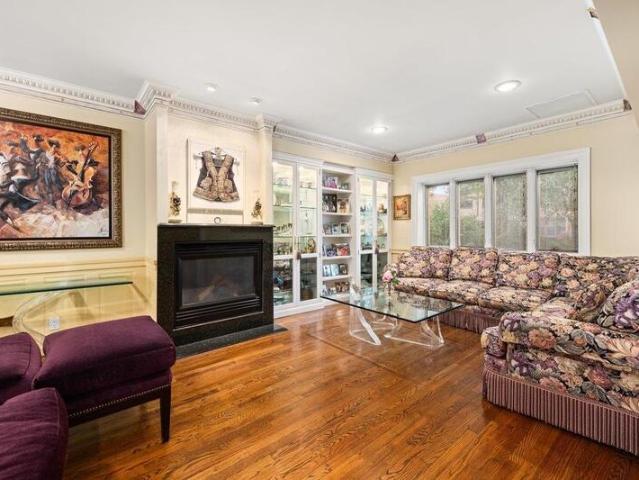 Townhouse for sale in Forest Hills