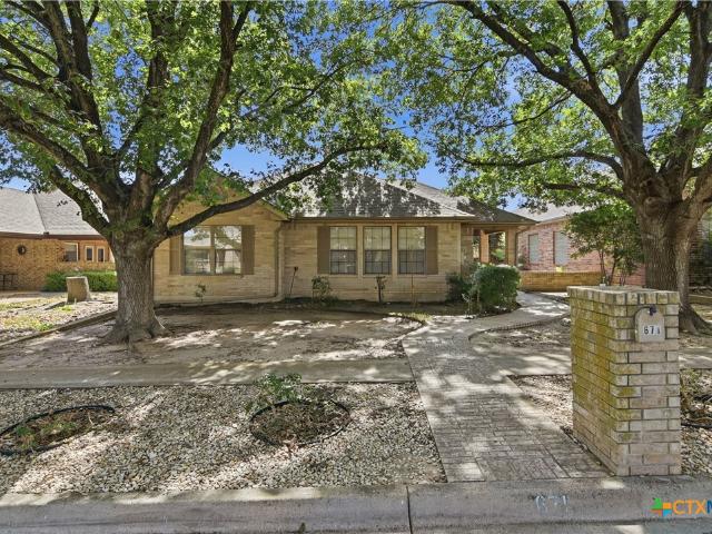 House for sale in Seguin, Texas