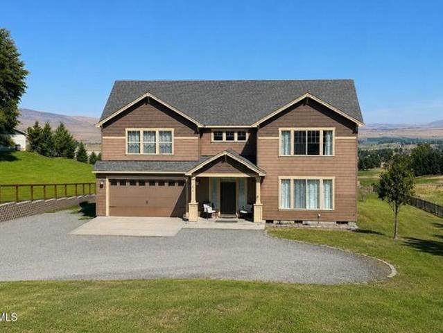 House for sale in Selah, Washington