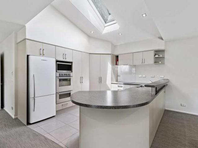 House for sale in Chaslands, Canterbury