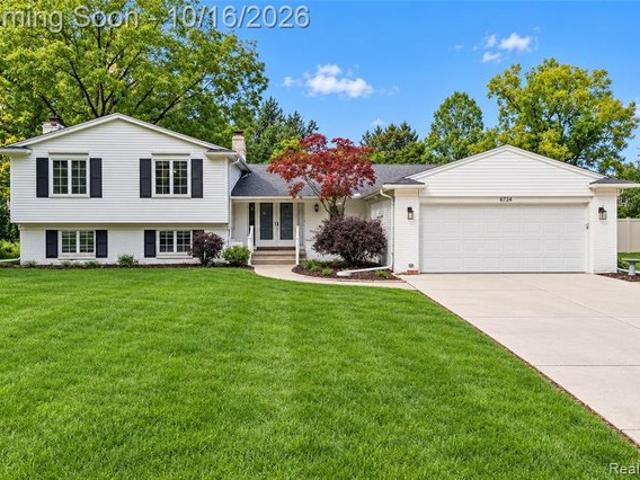 House for sale in Deerfield Village, West Bloomfield Township