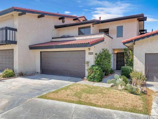 Townhouse for sale in Desert Hot Springs