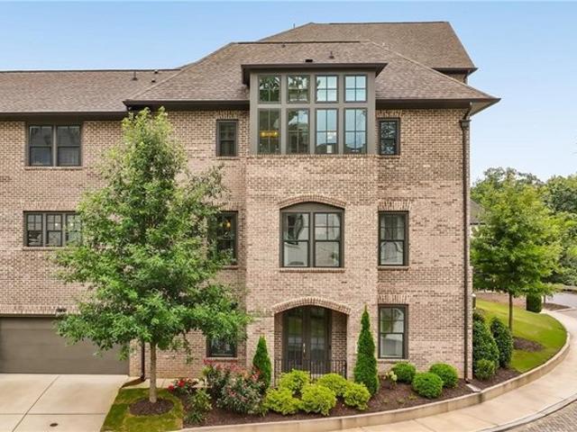 Townhouse for sale in Sandy Springs, Georgia