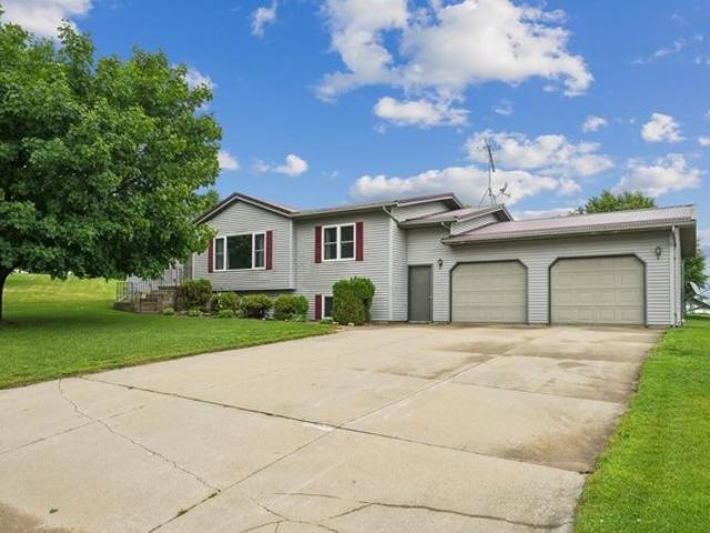 House for sale in Dyersville, Iowa