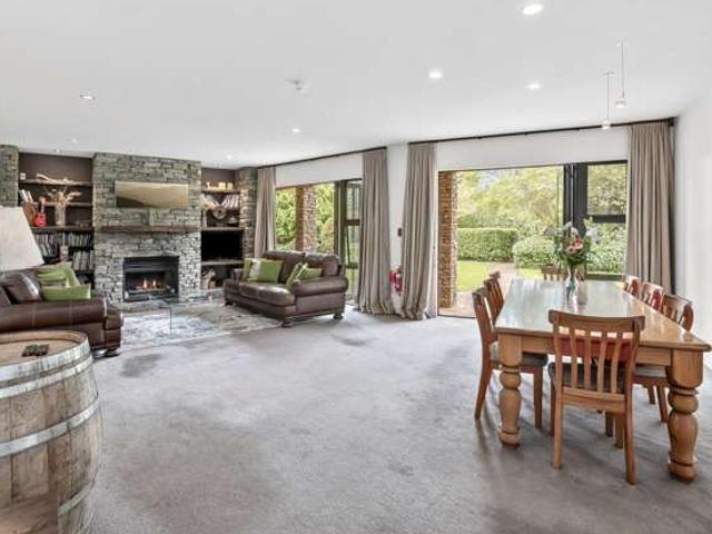 House for sale in Otakou