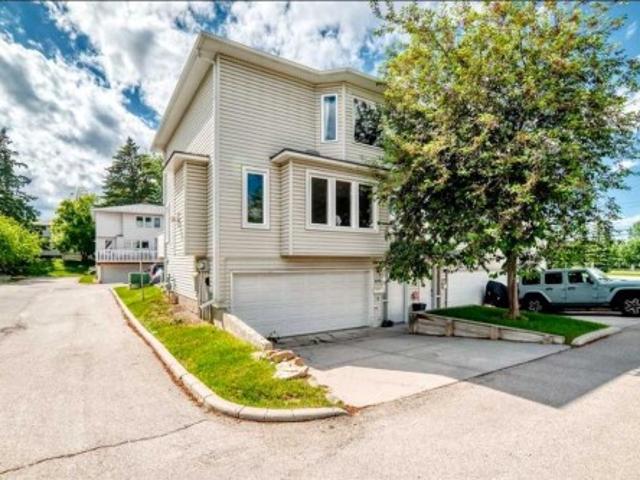 Townhouse for sale in Glenbrook, Calgary