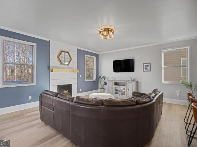 House for sale in Flowery Branch, Georgia