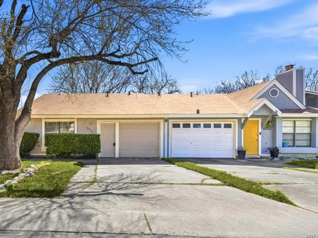 Townhouse for sale in Leesville, Texas