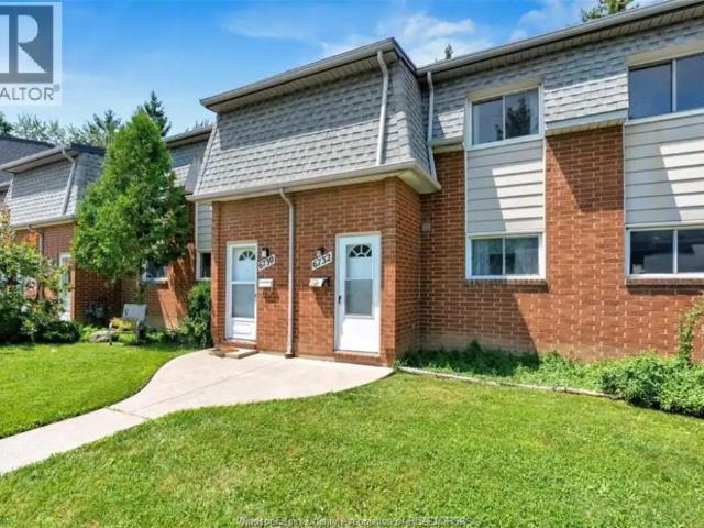 Townhouse for rent in Forest Glade, Windsor