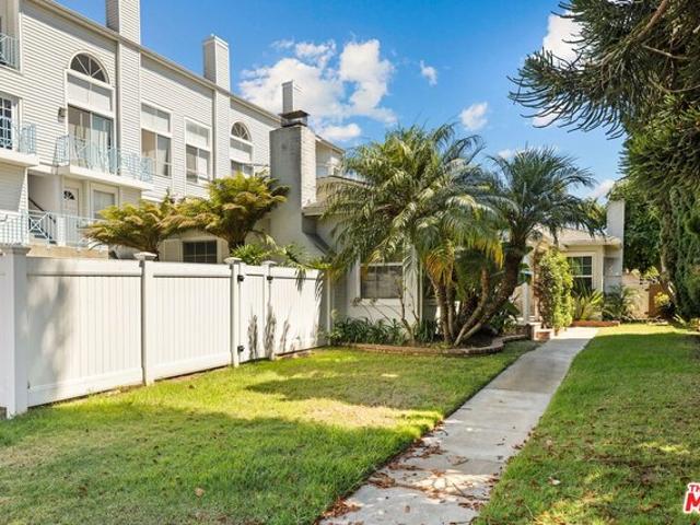 House for sale in Canoga Park, California