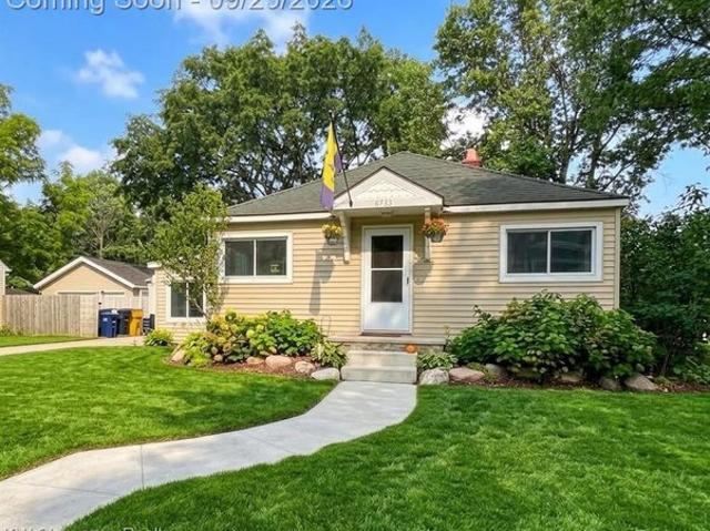 House for sale in West Bloomfield Township, Oakland County