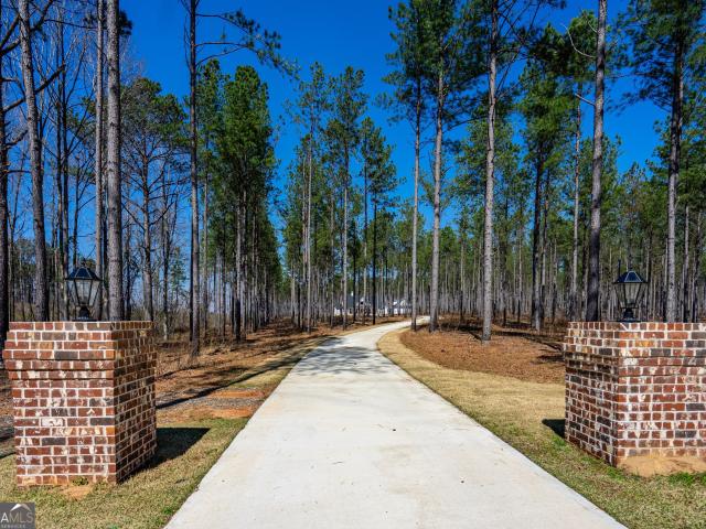 House for sale in Pine Mountain