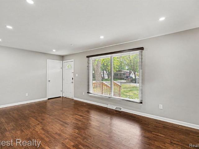 House for sale in Waterford, Michigan