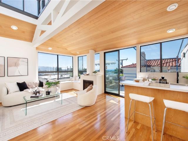 Townhouse for sale in Hermosa Beach, Los Angeles County