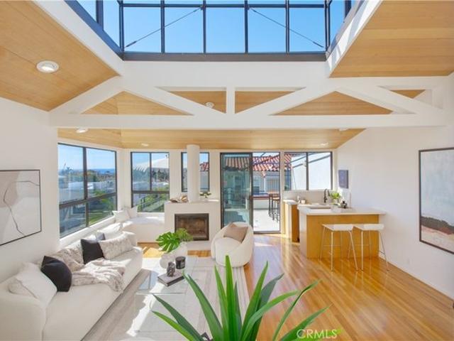 Townhouse for sale in Hermosa Beach, Los Angeles County
