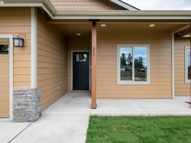 House for sale in Creswell, Oregon