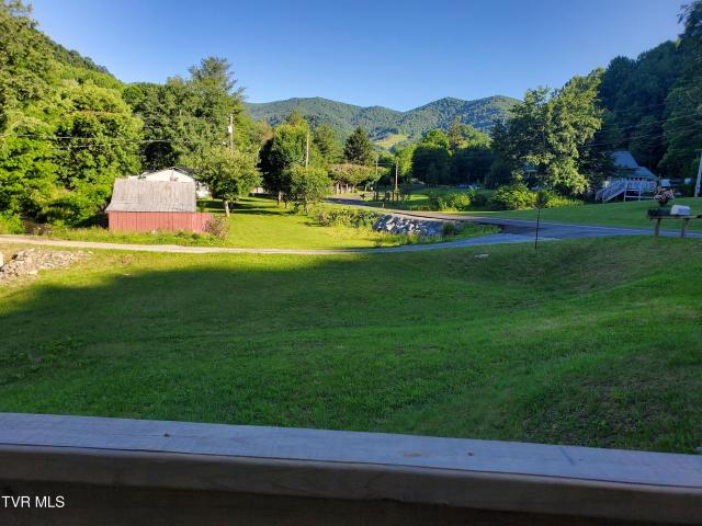 House for sale in Roan Mountain, East Tennessee