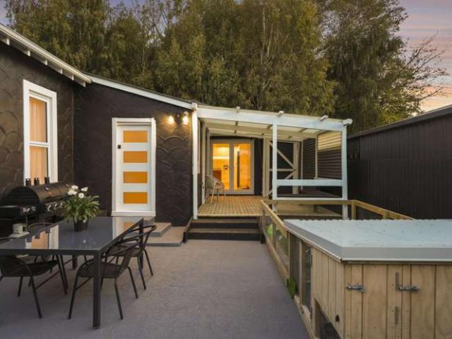 House for sale in Chaslands, Canterbury
