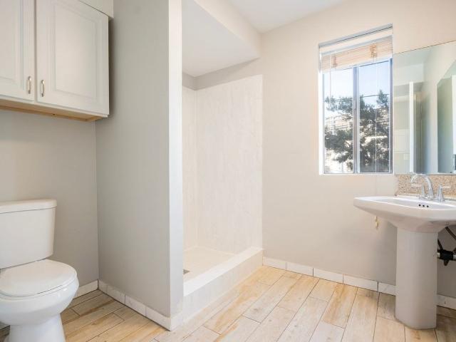 Apartment for rent in Canoga Park, California