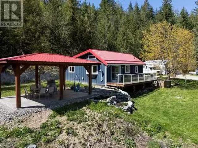 House for sale in Grindrod, British Columbia