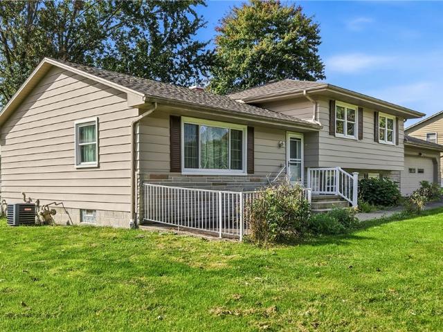 House for sale in Leffingwell Woods, Canfield