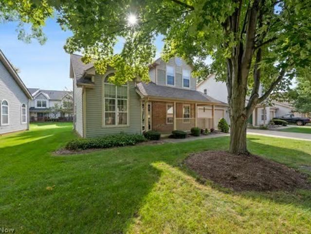 House for sale in Crystal Lake, Middleburg Heights