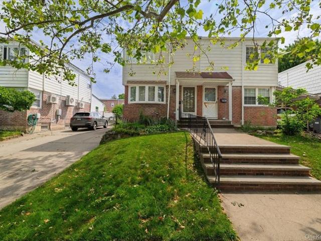 House for sale in Queens, Arverne