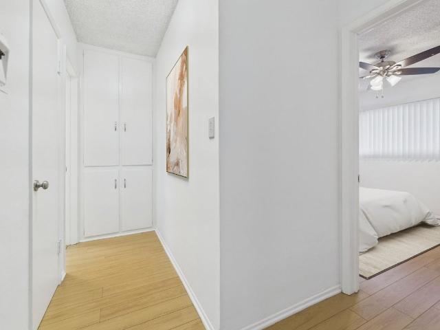 Apartment for rent in Canoga Park, California