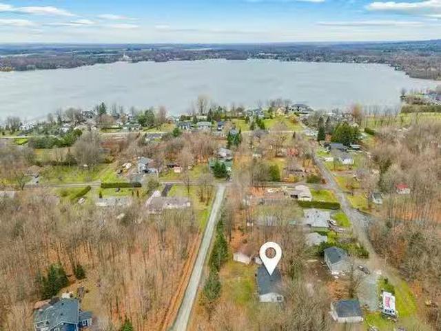 House for sale in Roxton Pond