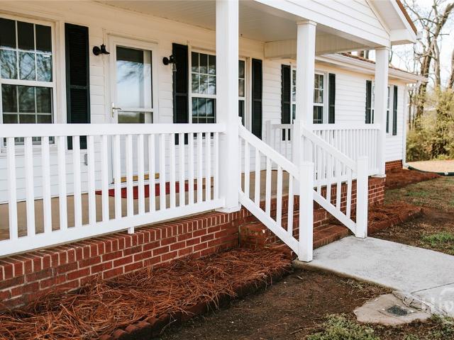 House for sale in Arnoldsville, Georgia