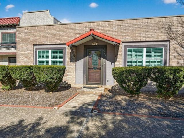 Townhouse for sale in Leesville, Texas