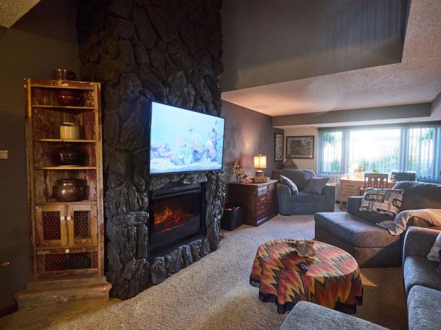 Condo for sale in Windsor Park Townhomes, Windsor Heights