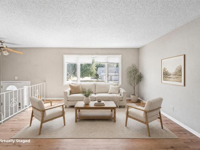 Condo for sale in Windsor Park Townhomes, Windsor Heights