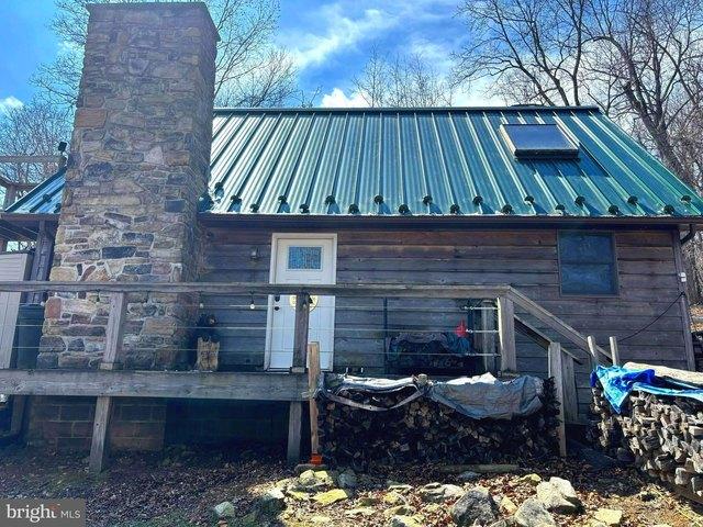 House for sale in Hardy, West Virginia
