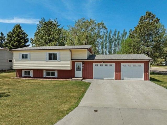 House for sale in Garrison, North Dakota